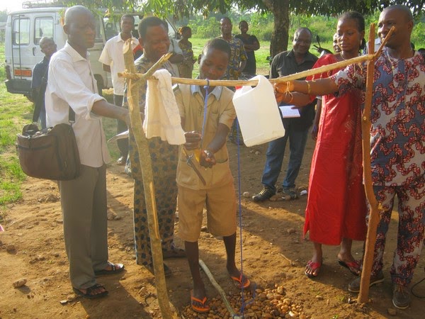 Épidémie d’Ebola : une opportunité pour renforcer la sensibilisation sur  le lavage des mains au Bénin